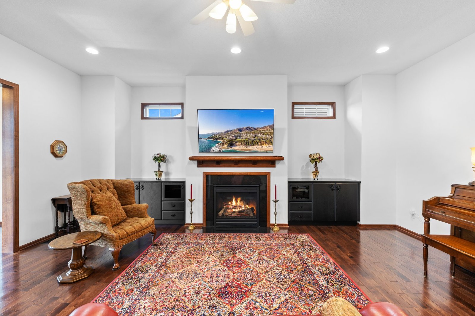 Feature delivery — fireplace living room